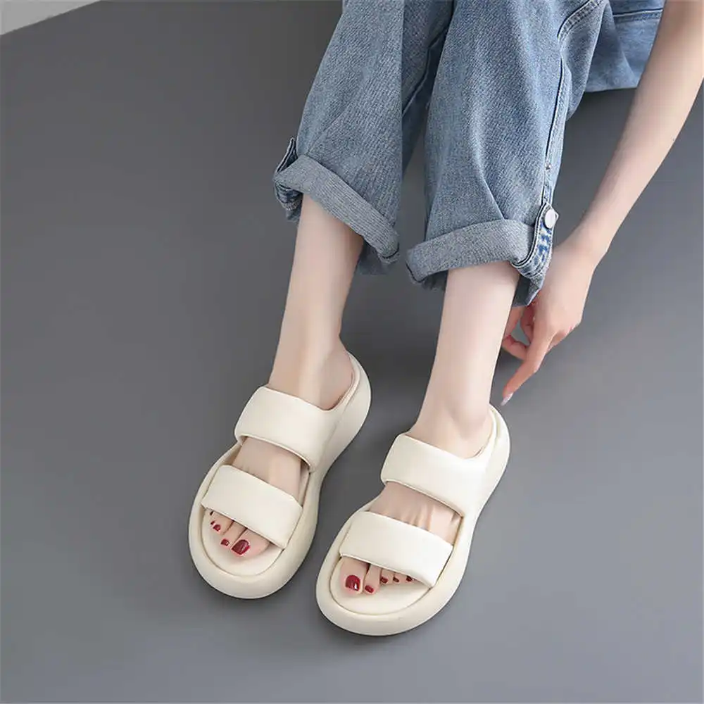 Size 39 Strips Summer Shoes Sa - огляд і ціна Home Gym Living Room Ideas